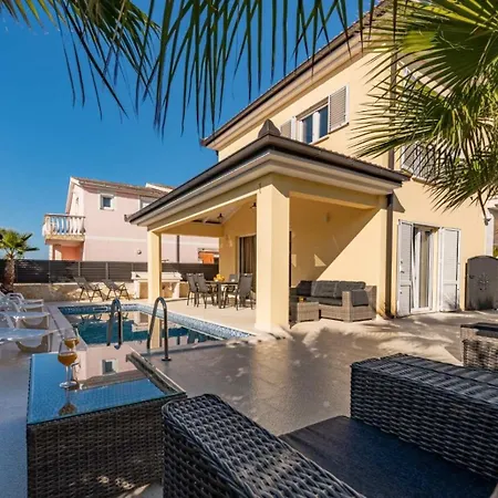 Marevia - Luxury Pool Near Villa