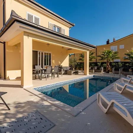 Villa Marevia - Luxury Pool Near *
