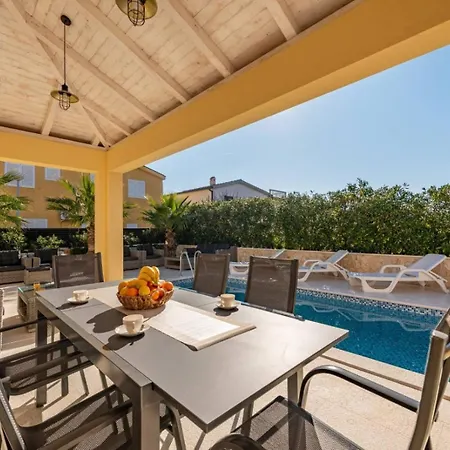 Marevia - Luxury Pool Near Villa