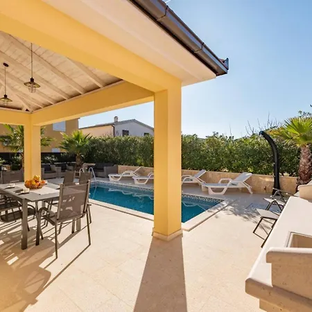 Villa Marevia - Luxury Pool Near Vir