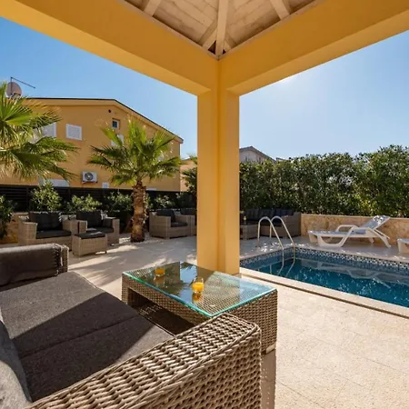Marevia - Luxury Pool Near Villa Vir
