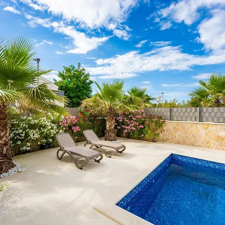 Marevia - Luxury Pool Near Villa