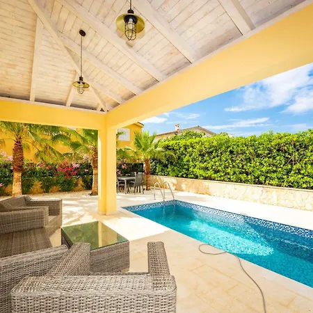 Villa Marevia - Luxury Pool Near *