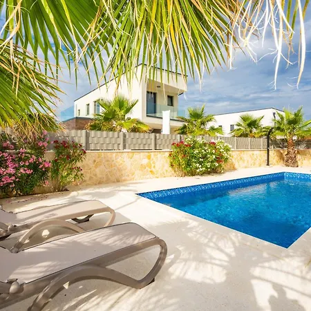 Marevia - Luxury Pool Near * Vir