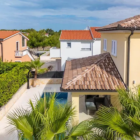 Marevia - Luxury Pool Near Villa Vir