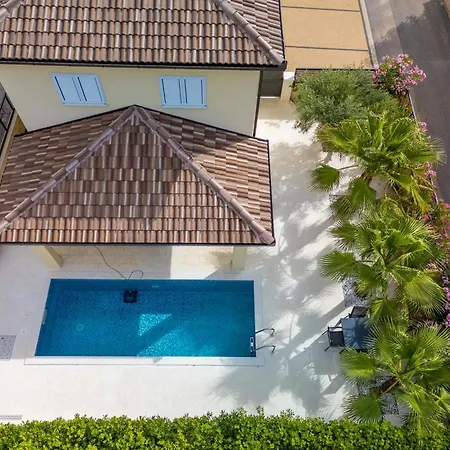 Villa Marevia - Luxury Pool Near Vir