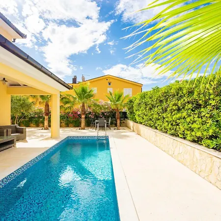 Marevia - Luxury Pool Near Villa Vir